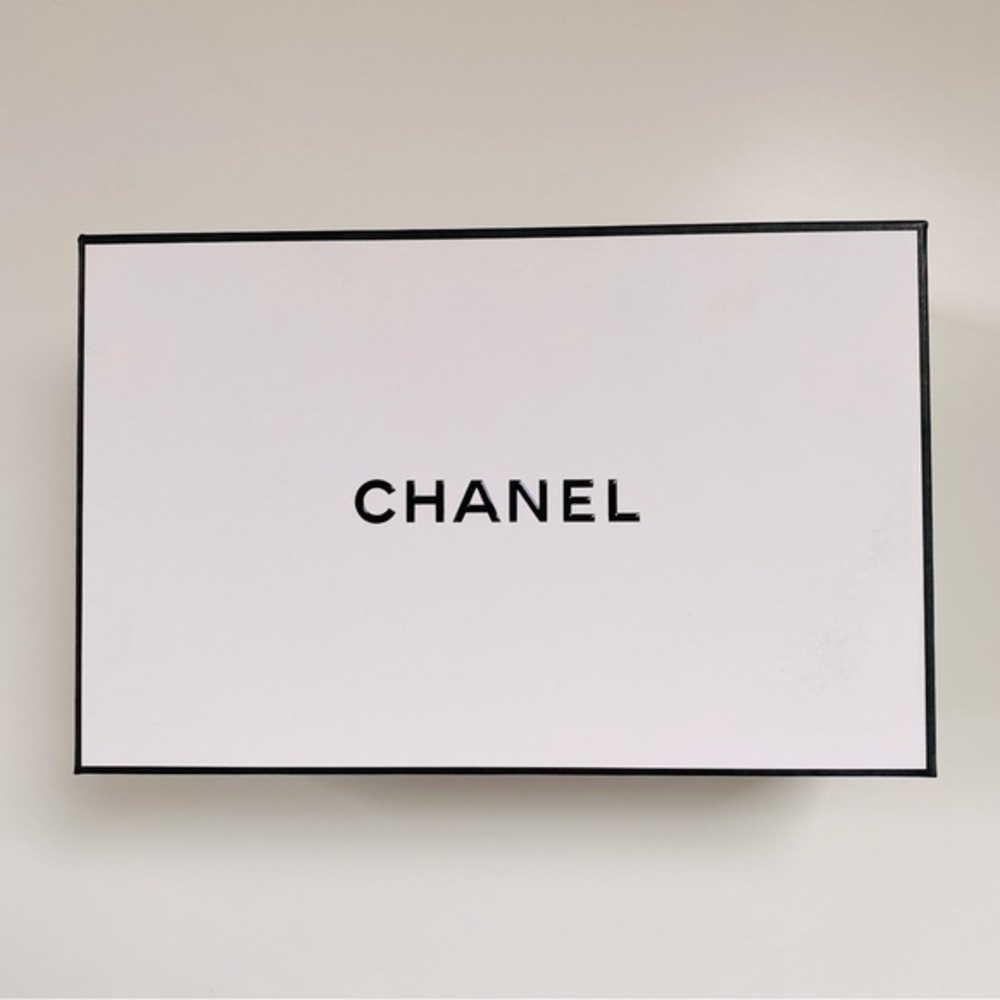 CHANEL Gift Box